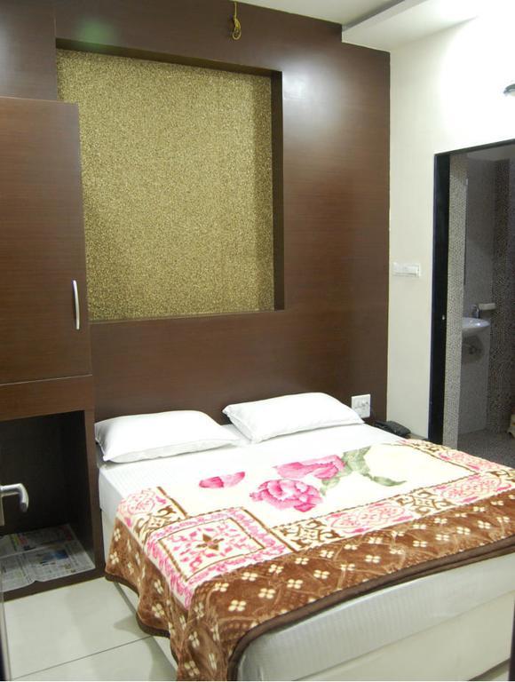 Hotel Poonam Palace Ujjain Cameră foto