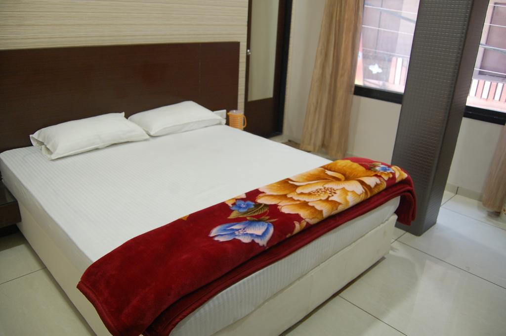 Hotel Poonam Palace Ujjain Cameră foto